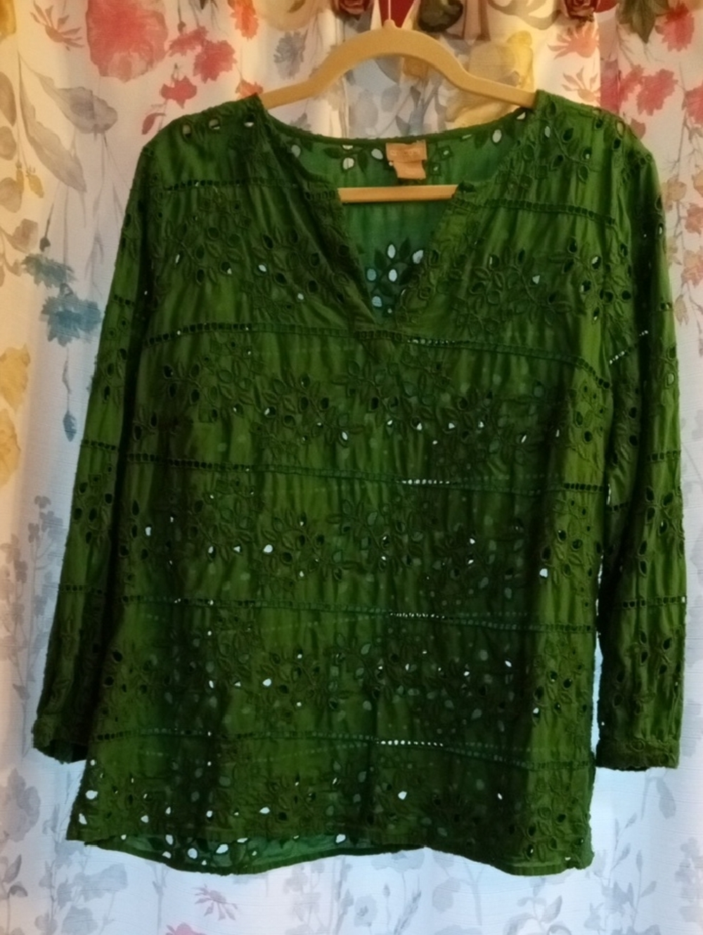 🇺🇸 Sale! 30% Off 3 Items Chico' Bohemian V-Neck Green Blouse Size 2 = 14/16 US